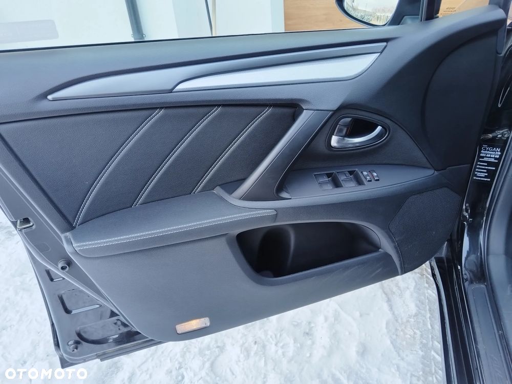 Toyota Avensis 1.8 Premium MS - 32