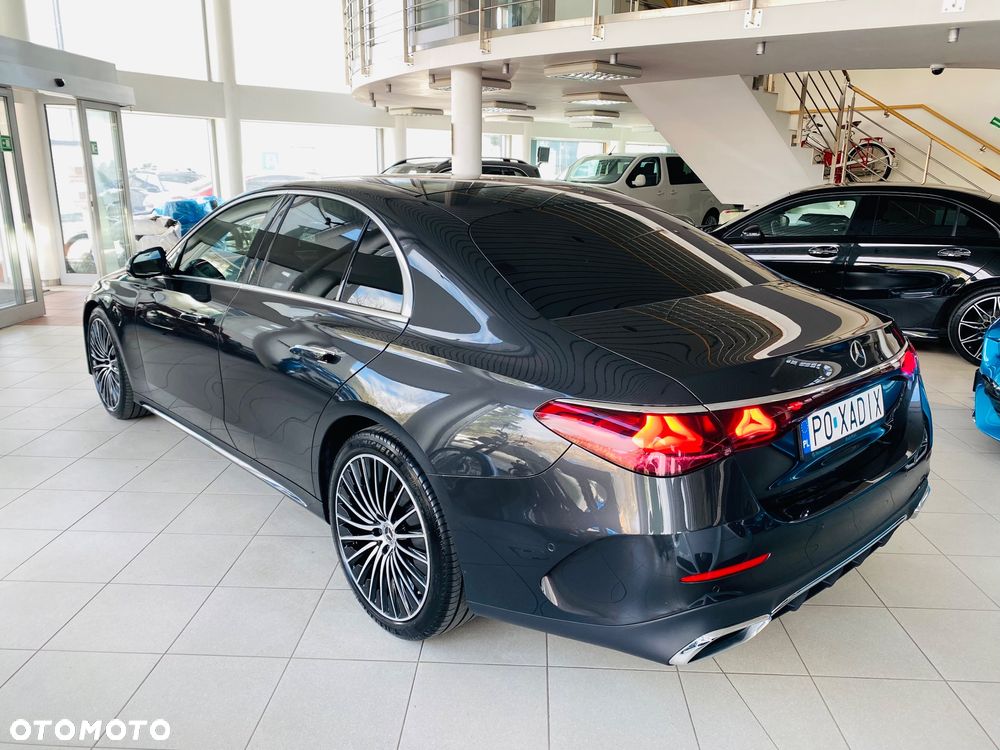Mercedes-Benz Klasa E 200 mHEV 4-Matic AMG 9G-Tronic - 4