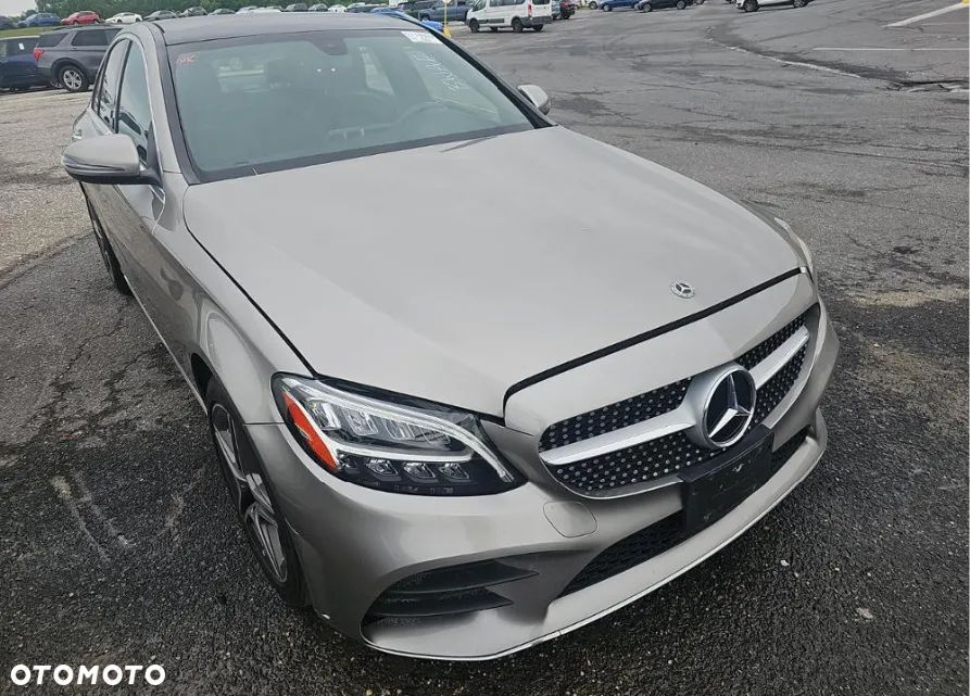 Mercedes-Benz Klasa C 300 4Matic 9G-TRONIC AMG Line - 2