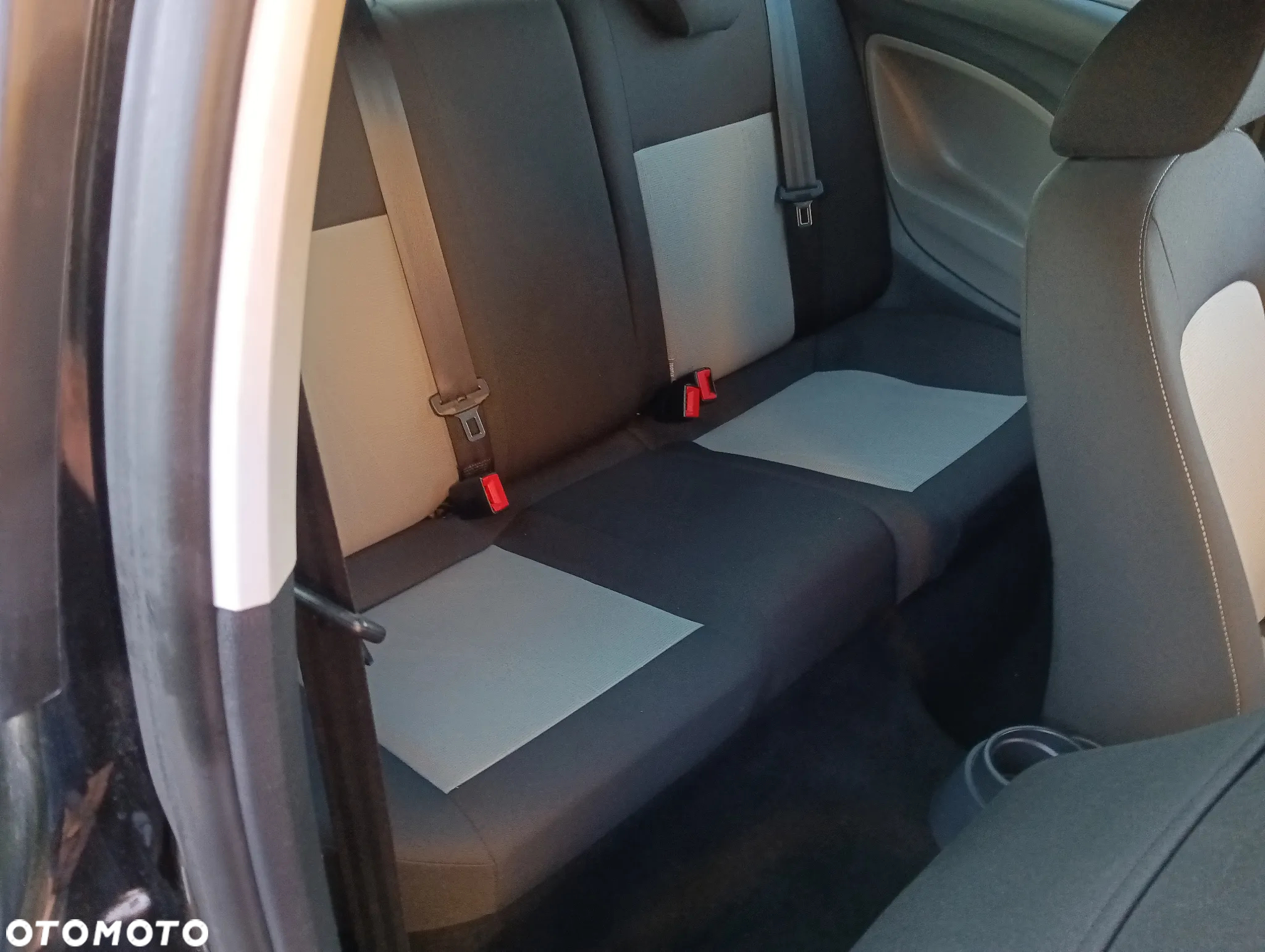 Seat Ibiza SC 1.4 16V SUN - 18