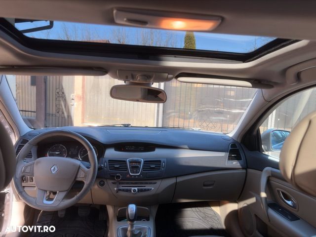 Renault Laguna 2.0dCi LUX - 12