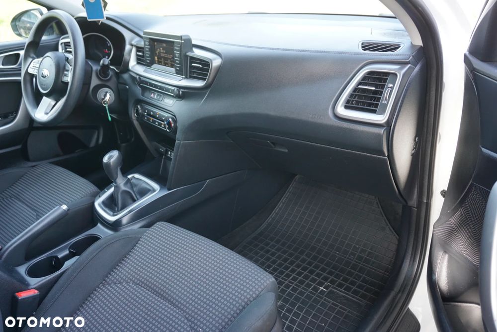 Kia Ceed 1.6 CRDi SCR M - 14