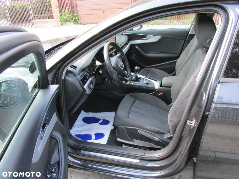 Audi A4 Limousine 1.4 TFSI Design - 17