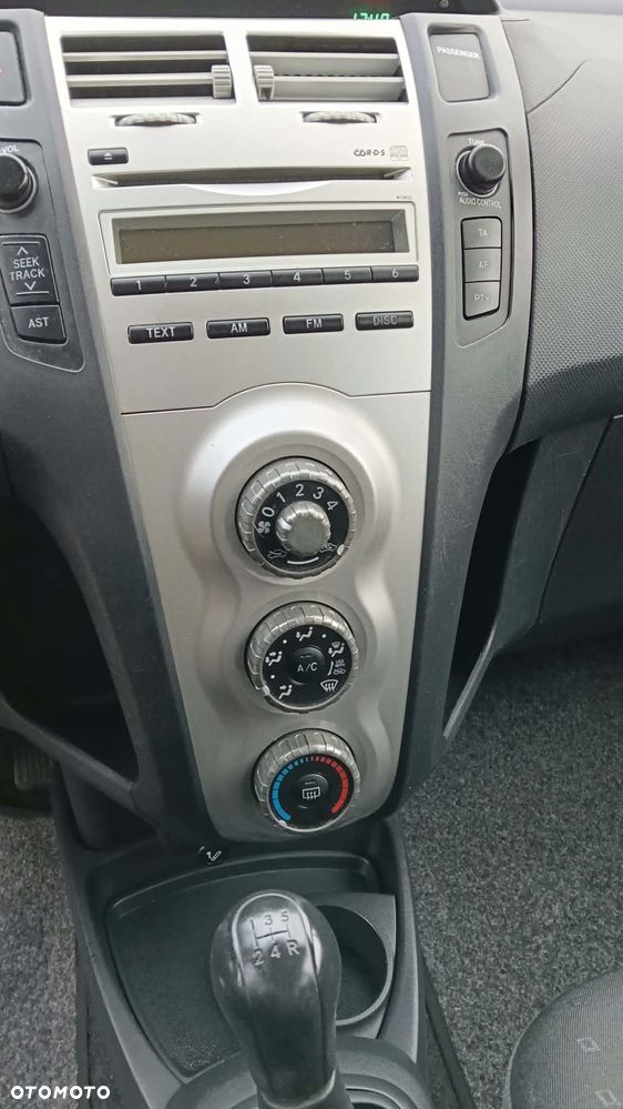 Toyota Yaris - 7