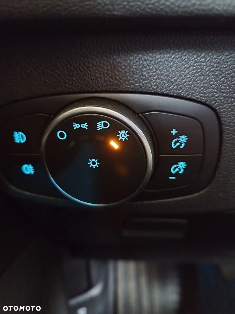 Ford Focus 1.0 EcoBoost Titanium X - 19