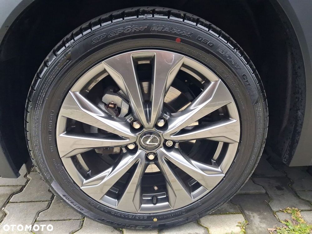 Lexus UX 300h F Sport Design - 27
