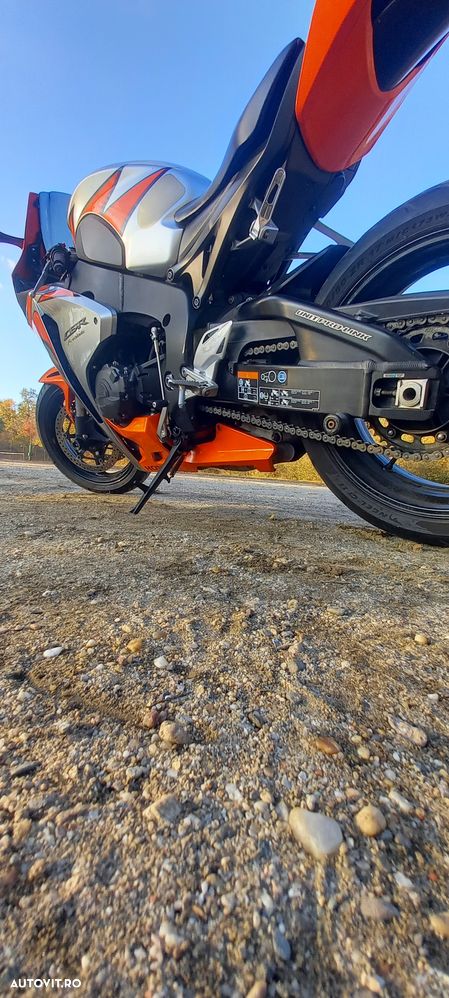 Honda CBR 1000RR Fireblade - 9