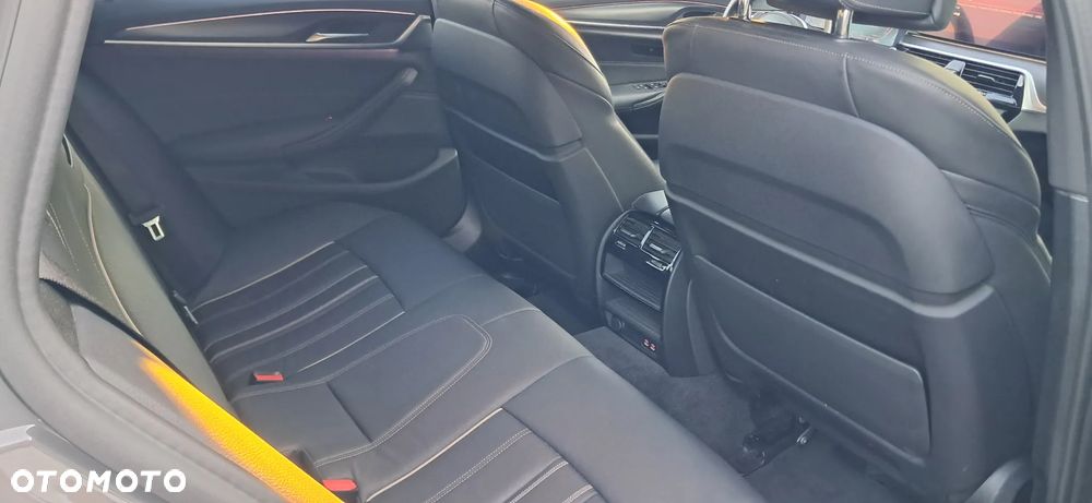 BMW Seria 5 520d M Sport sport - 17
