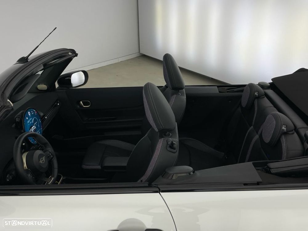 MINI Cabrio C Classic - 23