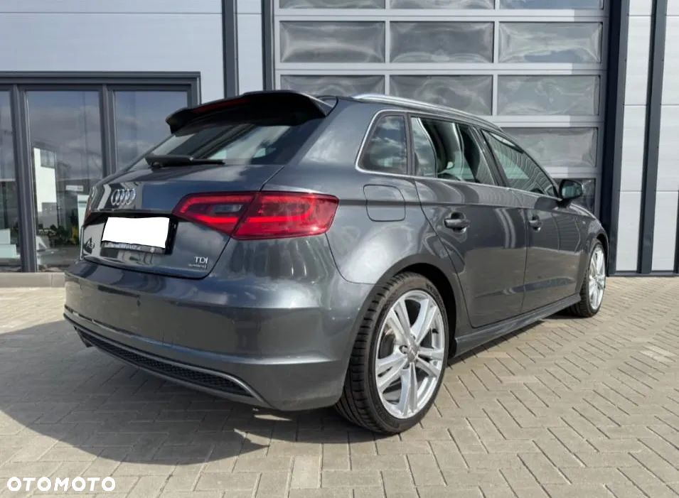 Audi A3 Sportback 2.0 TDI (clean diesel) quattro S tronic S line Sportpaket - 5