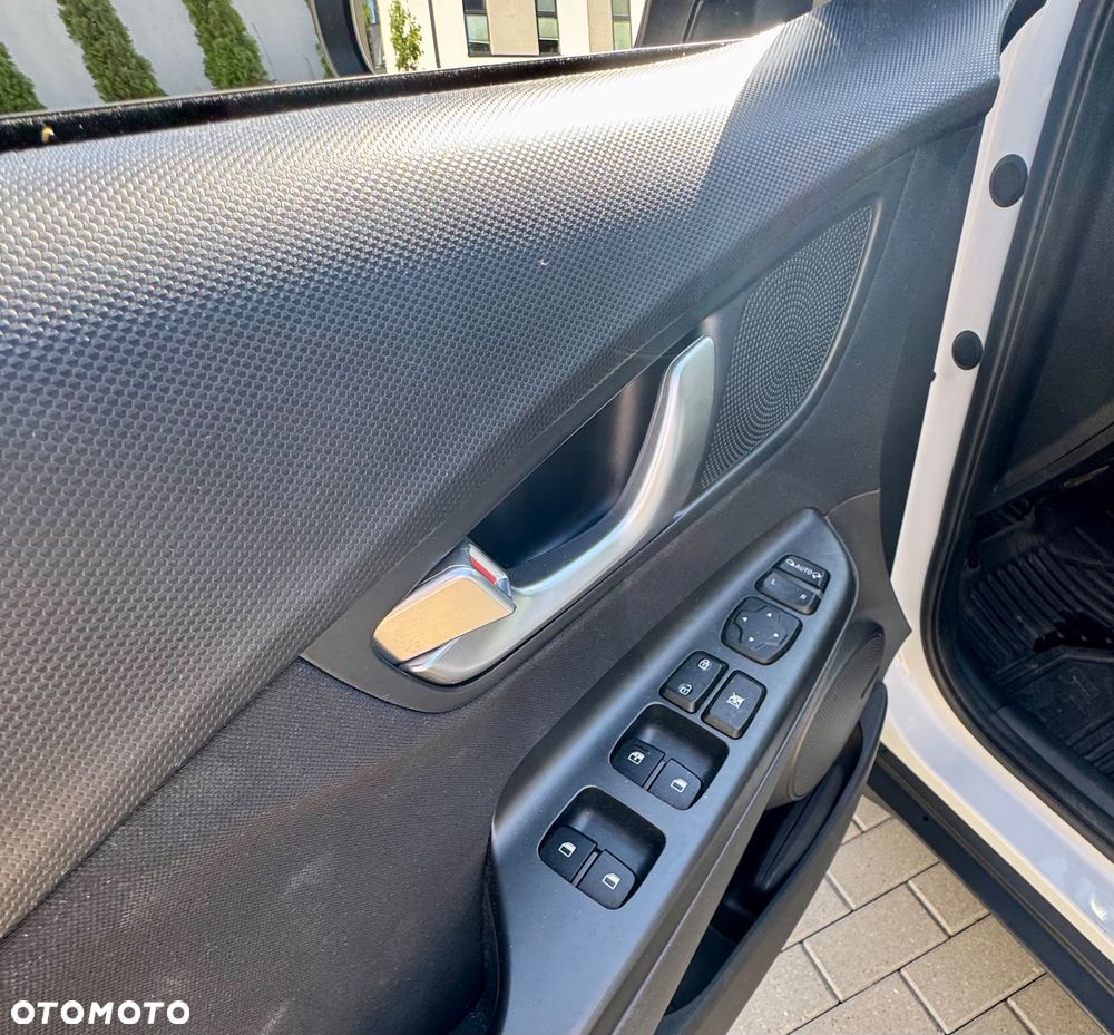 Hyundai Kona - 10