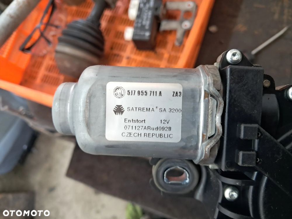 Skoda Fabia II Mechanizm wycieraczek tył - 1