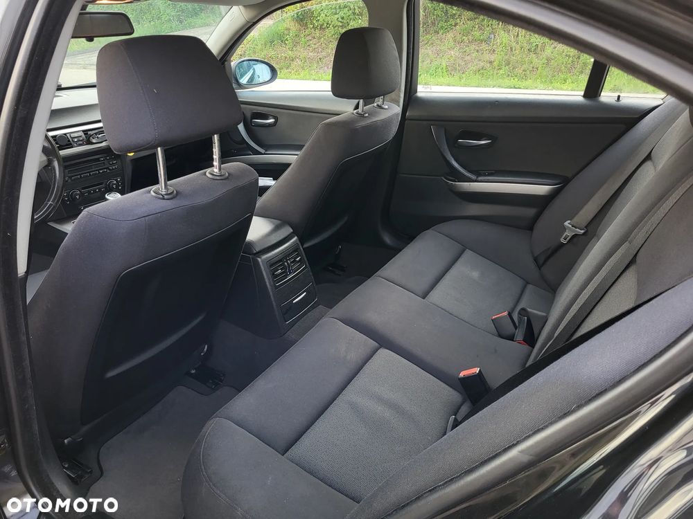 BMW Seria 3 318i - 9