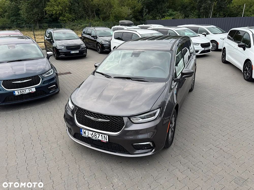 Chrysler Pacifica - 6