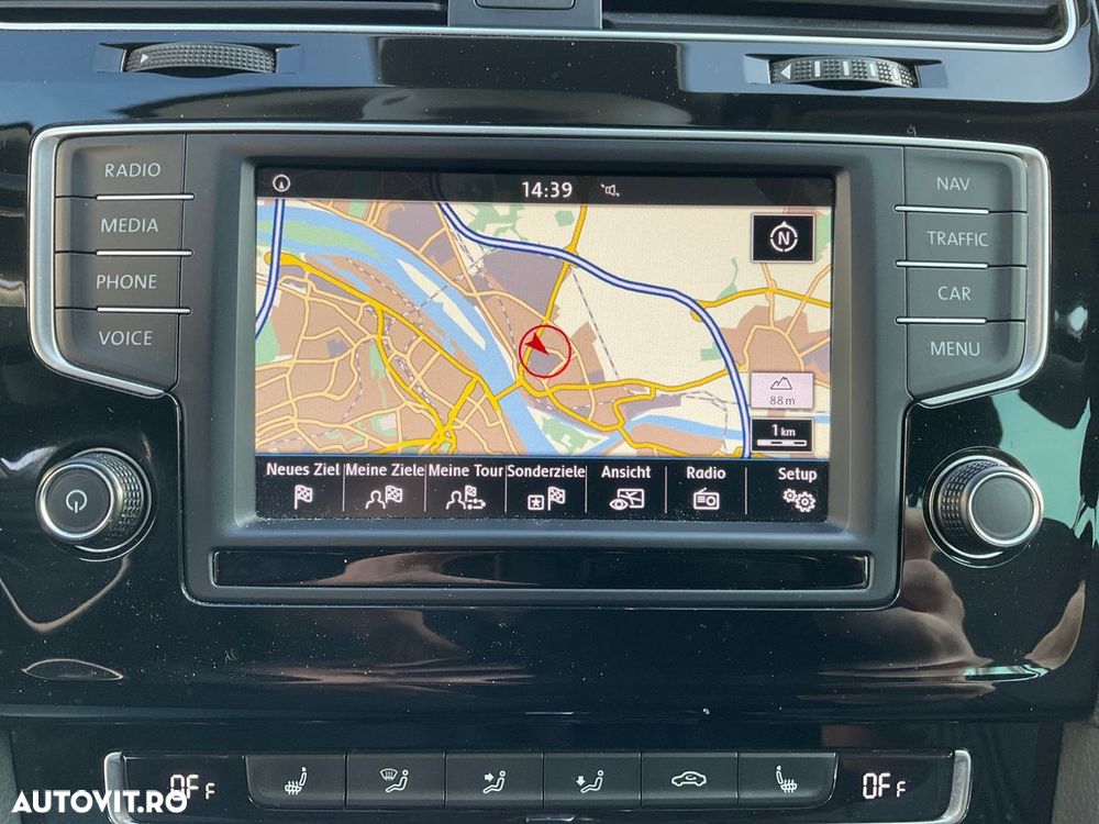 Volkswagen Golf 2.0 TDI BlueMotion Technology DSG Allstar - 8