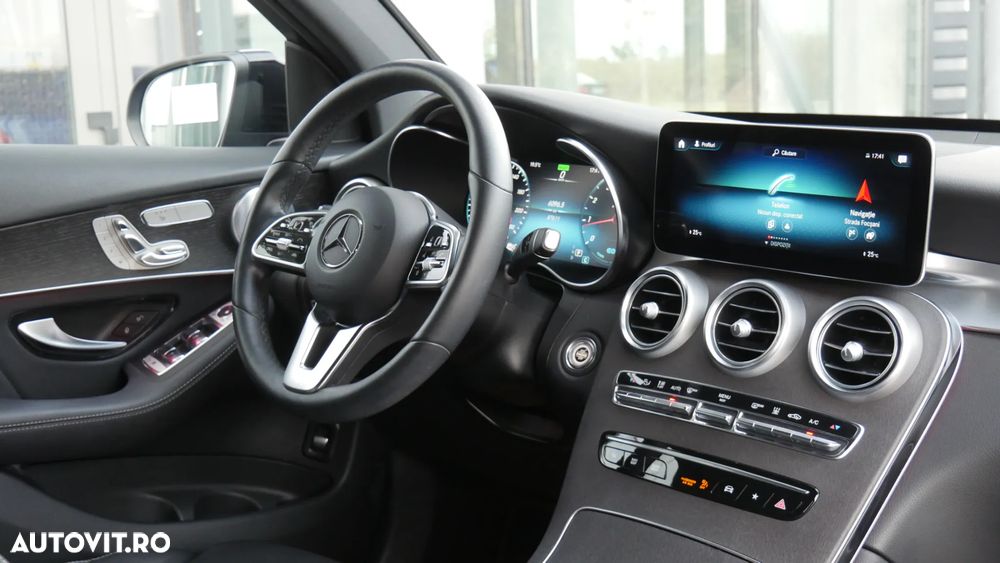 Mercedes-Benz GLC Coupe 300 4Matic 9G-TRONIC AMG Line - 13