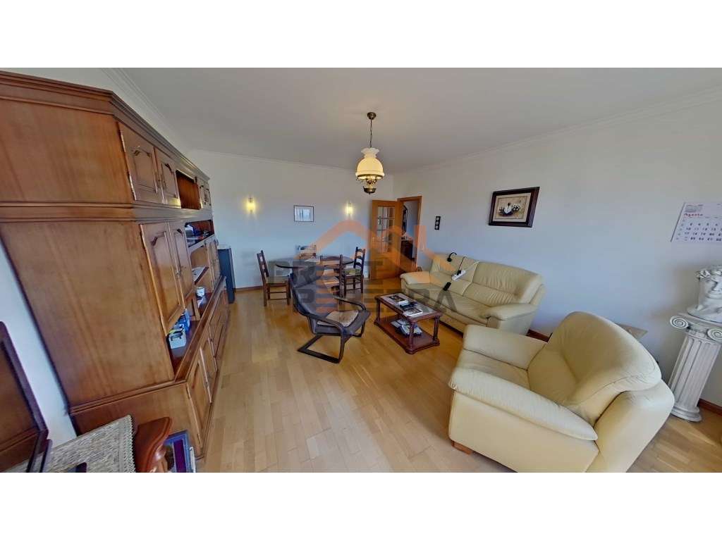 Situado na Serra da Amoreira, apartamento T3 com dois parqueamentos... - Grande imagem: 4/23