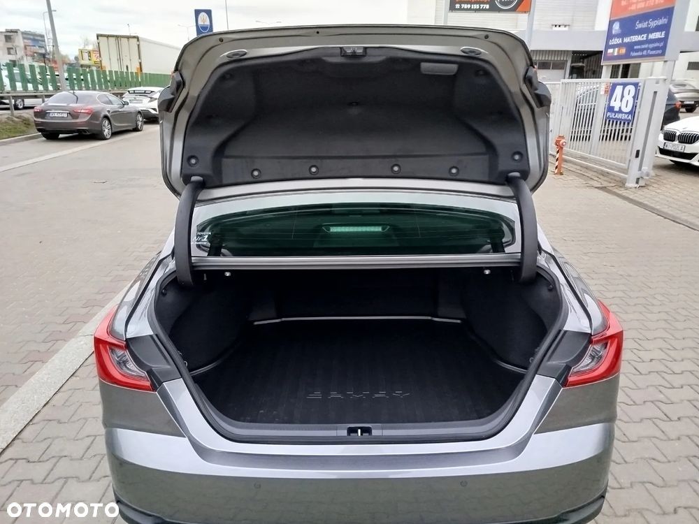 Toyota Camry 2.5 Hybrid Dynamic Force Executive e-CVT - 6