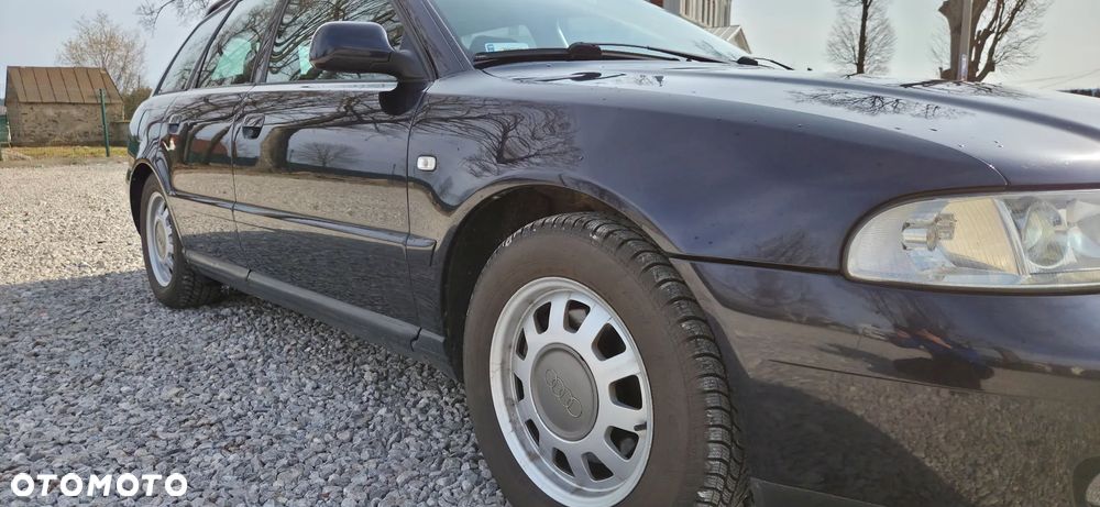 Audi A4 Avant 2.8 Quattro - 12