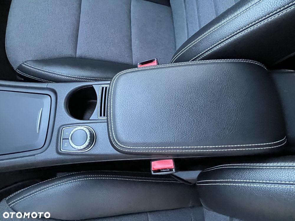 Mercedes-Benz Klasa A 180 7G-DCT Activity Edition - 19