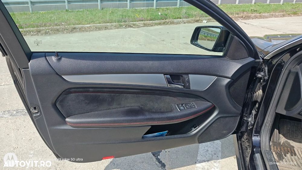 Mercedes-Benz C 250 CGI BlueEFFICIENCY - 11