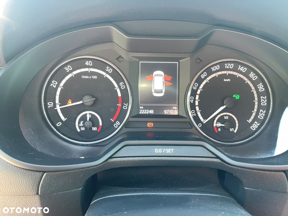 Skoda Octavia 2.0 TSI DSG RS 230 - 10