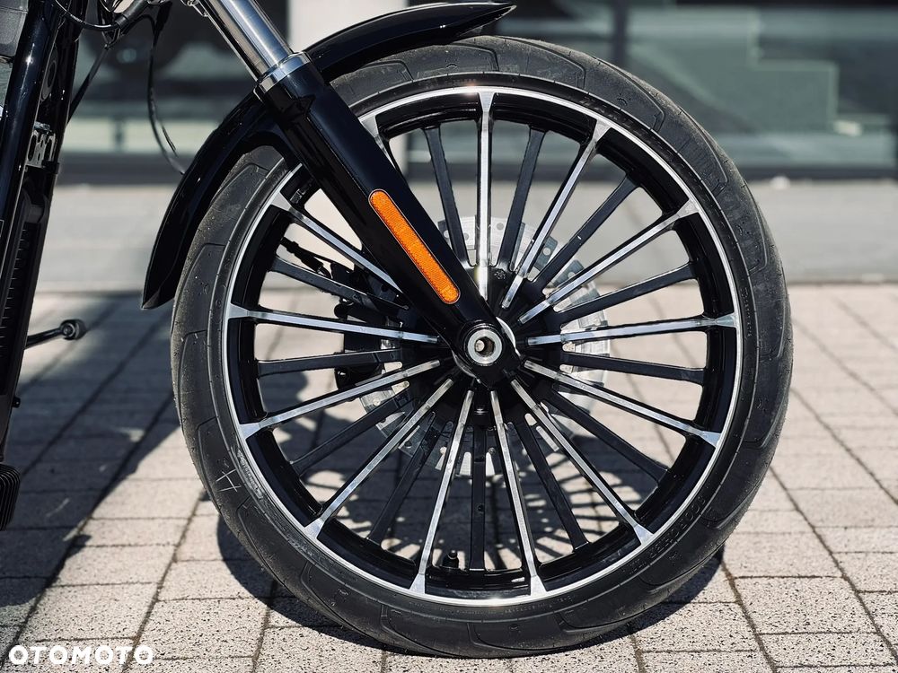Harley-Davidson Softail Breakout - 5