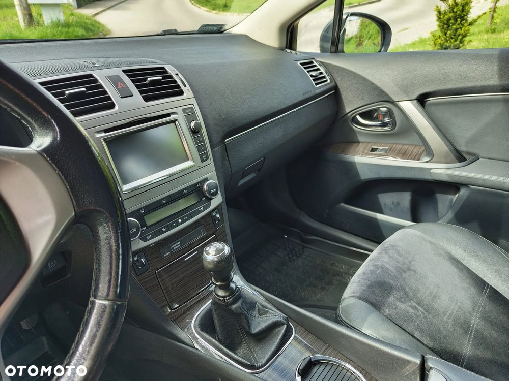 Toyota Avensis - 13
