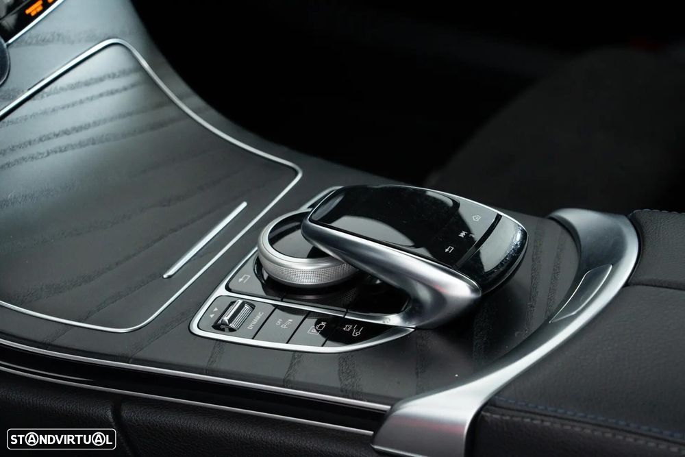 Mercedes-Benz C 300 e AMG Line - 29
