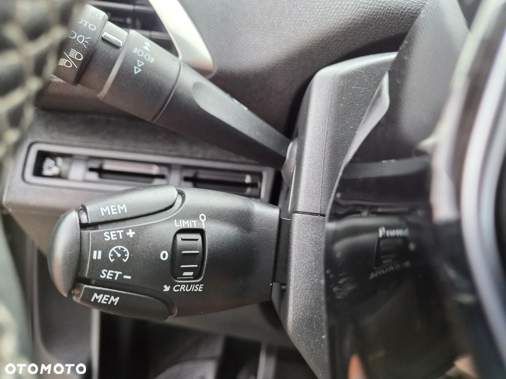 Peugeot 3008 HDi FAP 115 Allure - 23