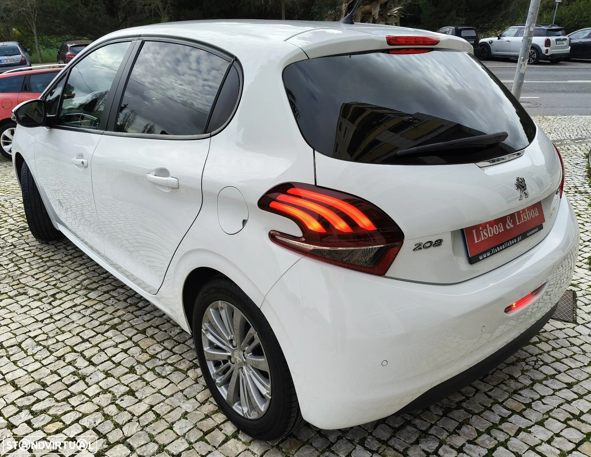 Peugeot 208 1.6 BlueHDi Style - 4