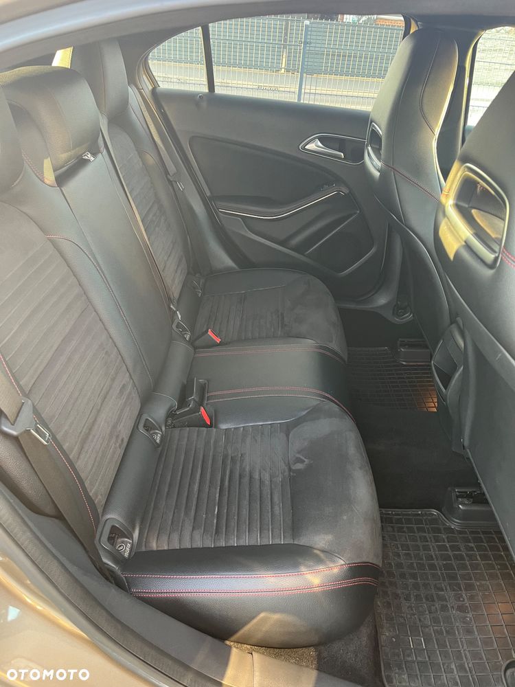 Mercedes-Benz Klasa A 200 CDI 7G-DCT AMG Line - 13