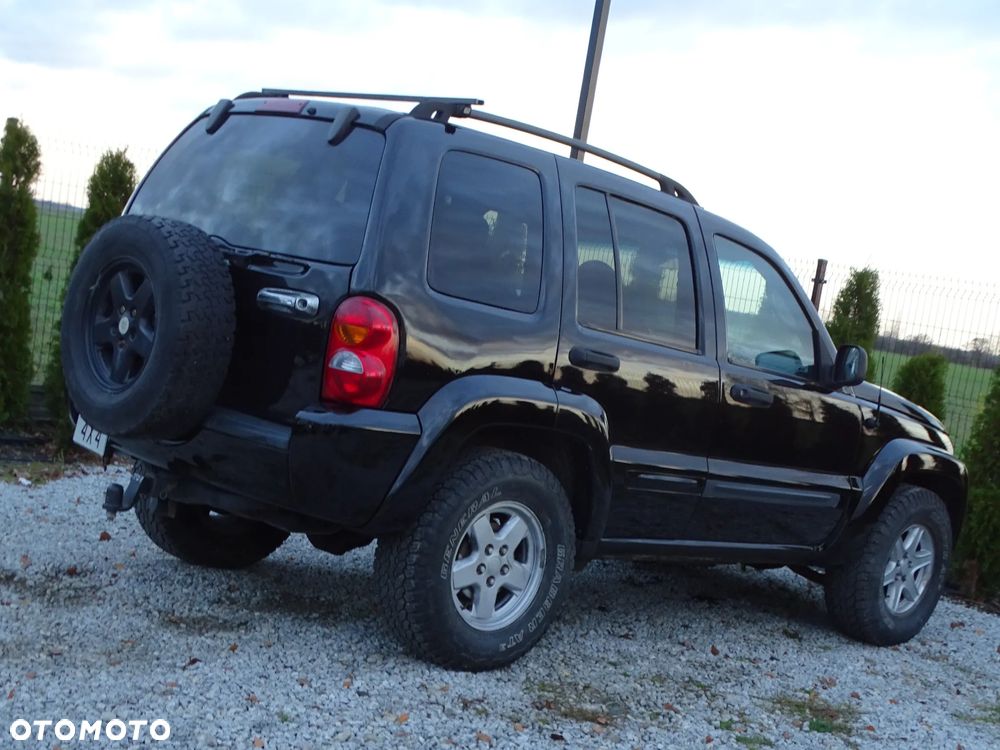 Jeep Liberty - 4
