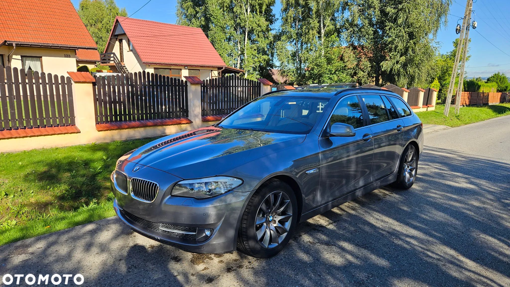 BMW Seria 5 520d Touring Luxury Line - 1