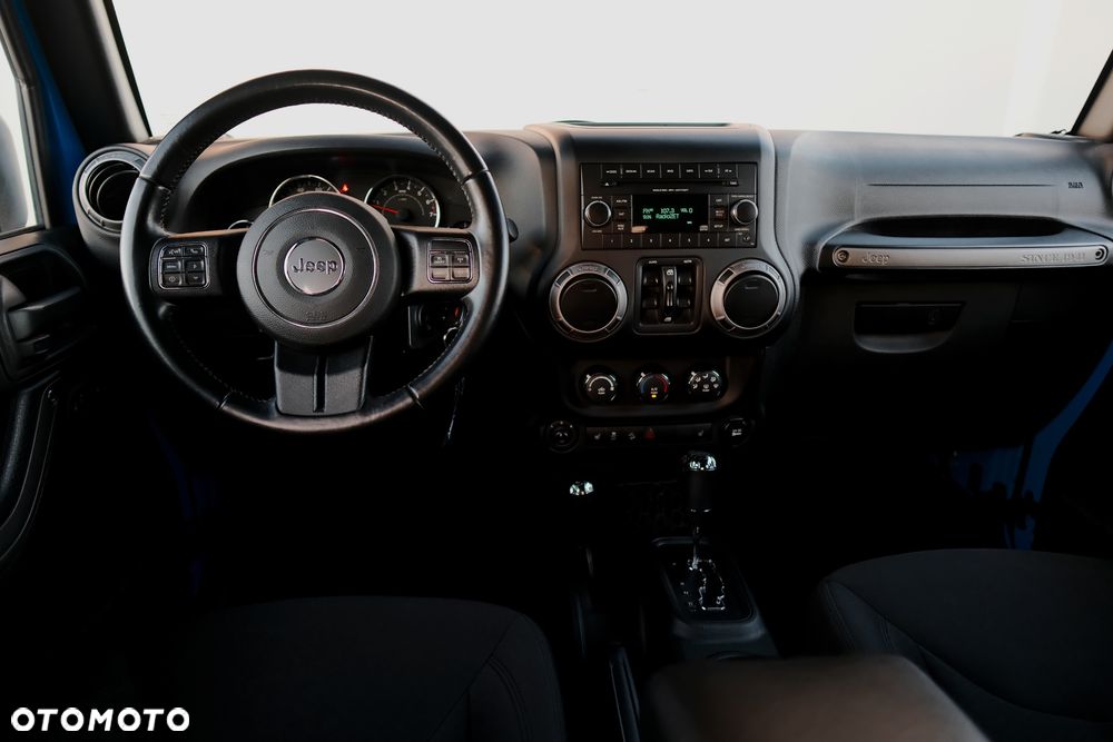 Jeep Wrangler 3.6 Unlim X - 30