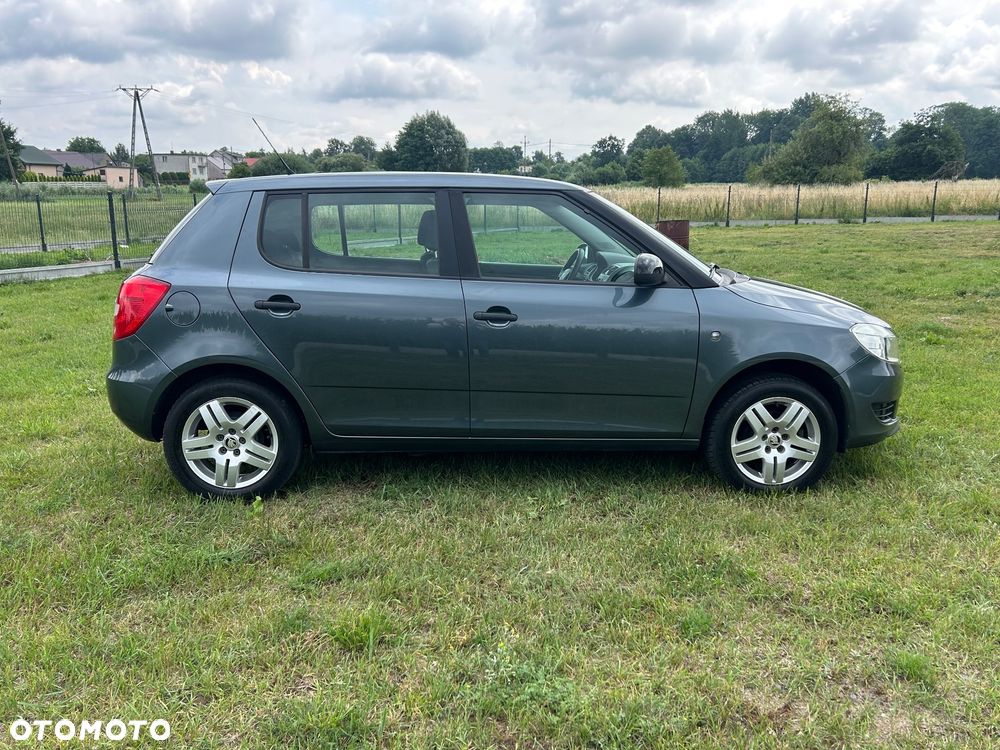 Skoda Fabia 1.2 HTP Cool Colour Edition - 6