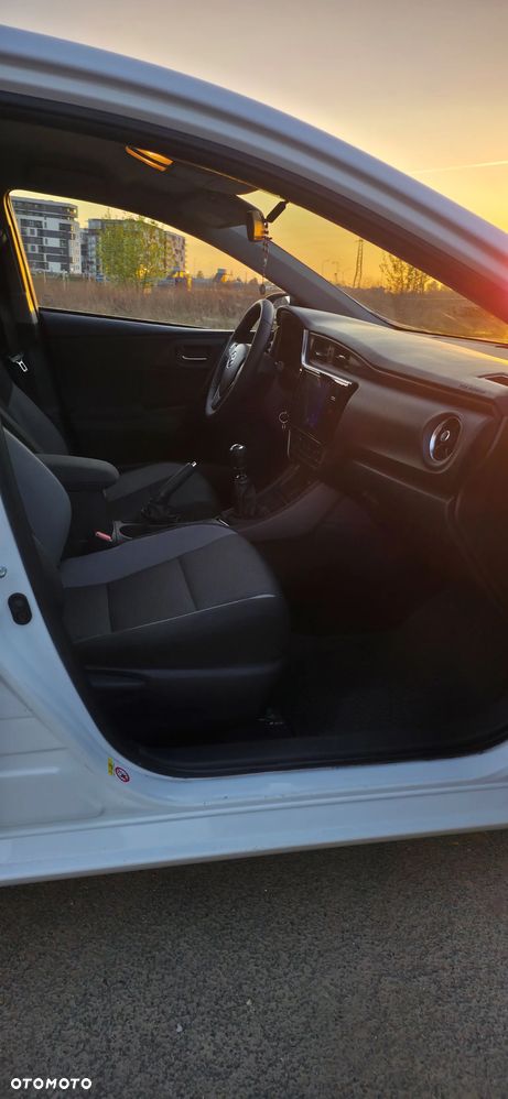 Toyota Auris 1.33 VVT-i Premium Comfort - 18