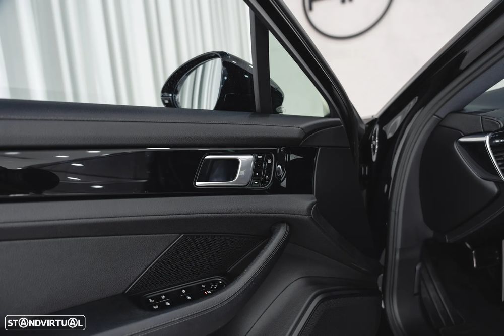 Porsche Panamera Sport Turismo 4 E-Hybrid Platinum Edition PDLS - 18