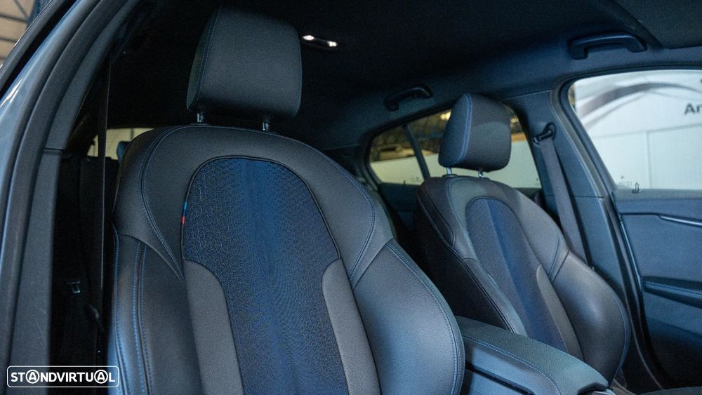 BMW 116 d Pack Desportivo M Auto - 23