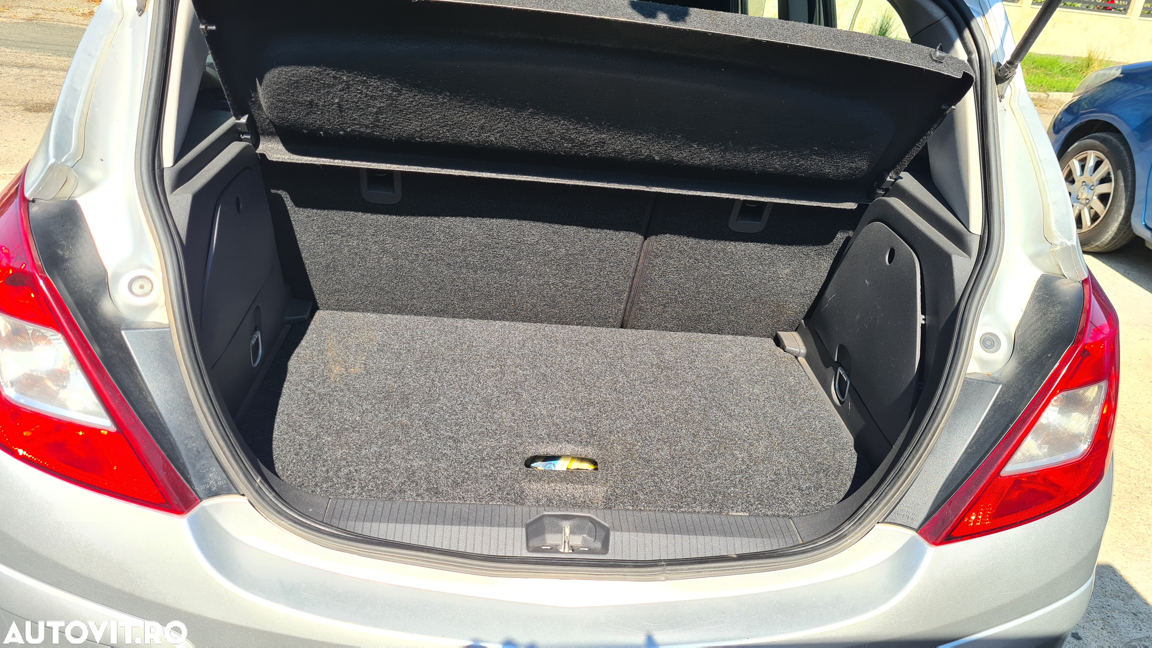 Opel Corsa 1.2i Enjoy - 3