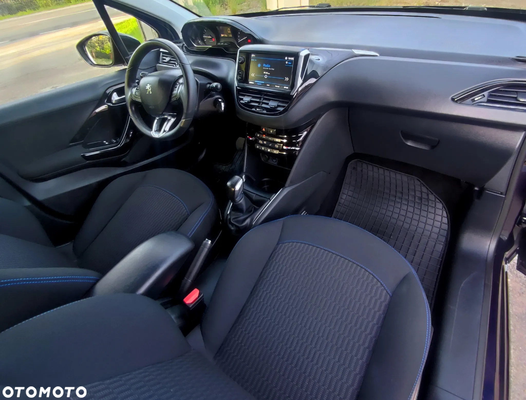 Peugeot 208 - 17