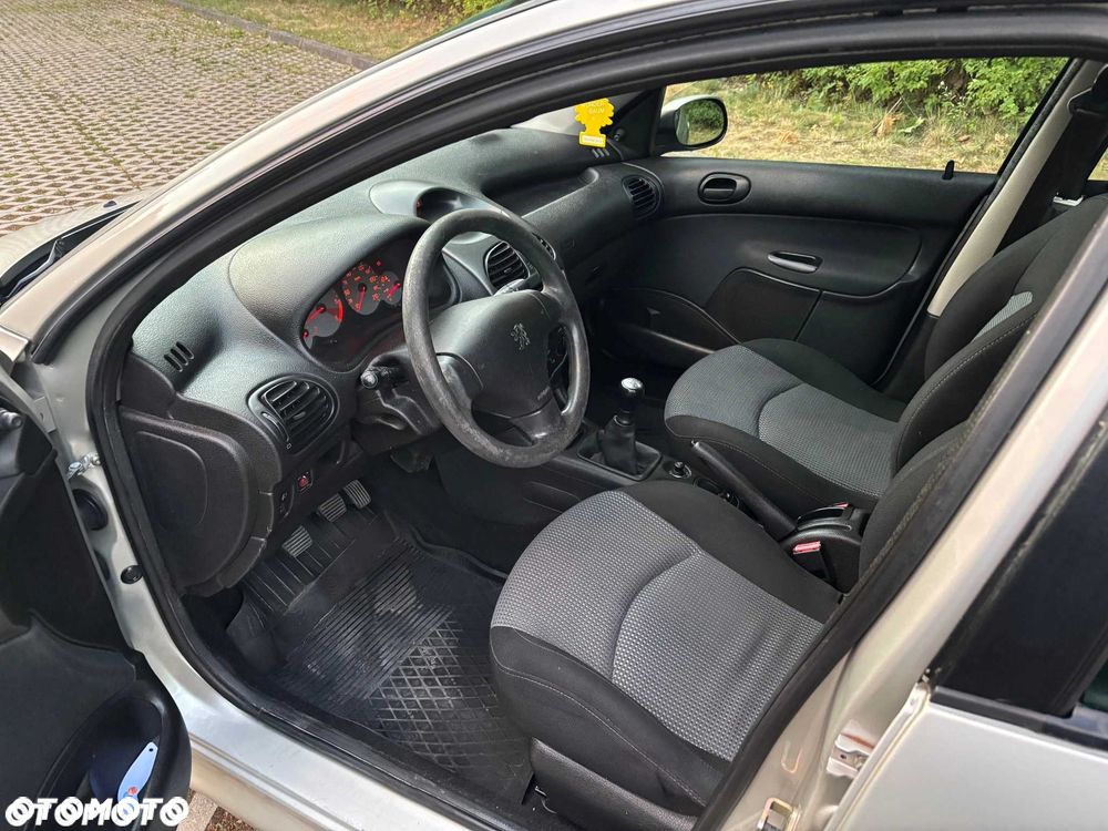 Peugeot 206 - 8