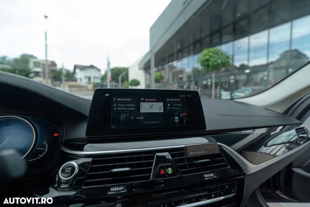 BMW Seria 5 520d Efficient Dynamics Edition Aut. Luxury Line - 15