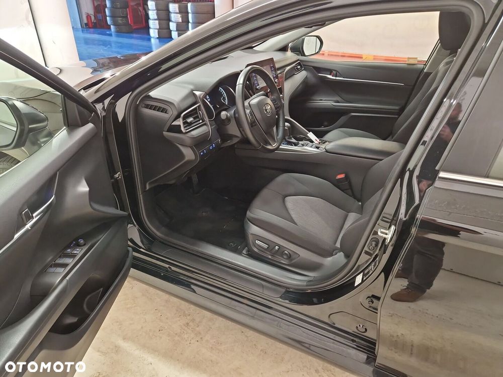 Toyota Camry 2.5 Hybrid Comfort CVT - 11
