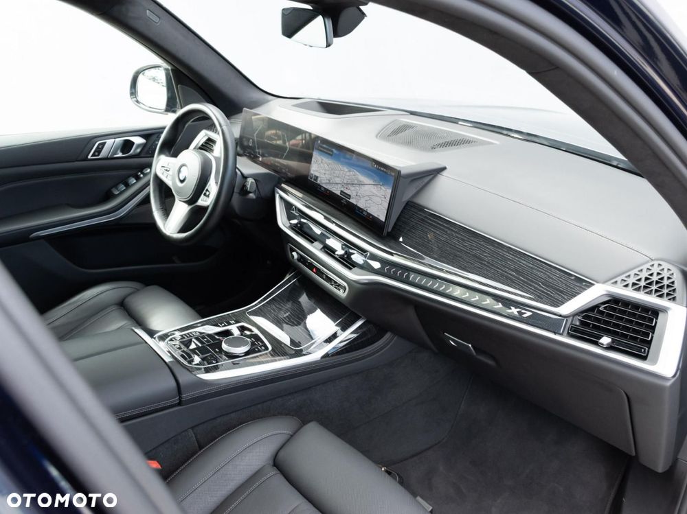 BMW X7 - 12
