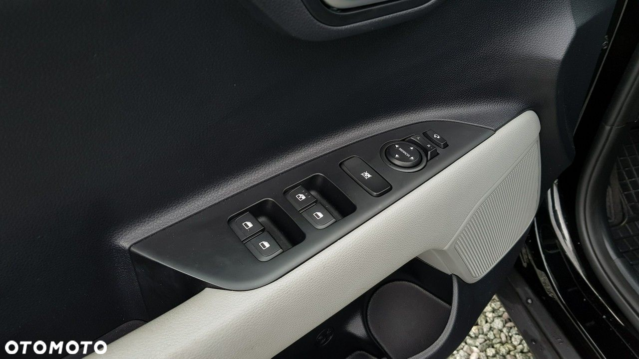 Kia Stonic 1.2 L - 12