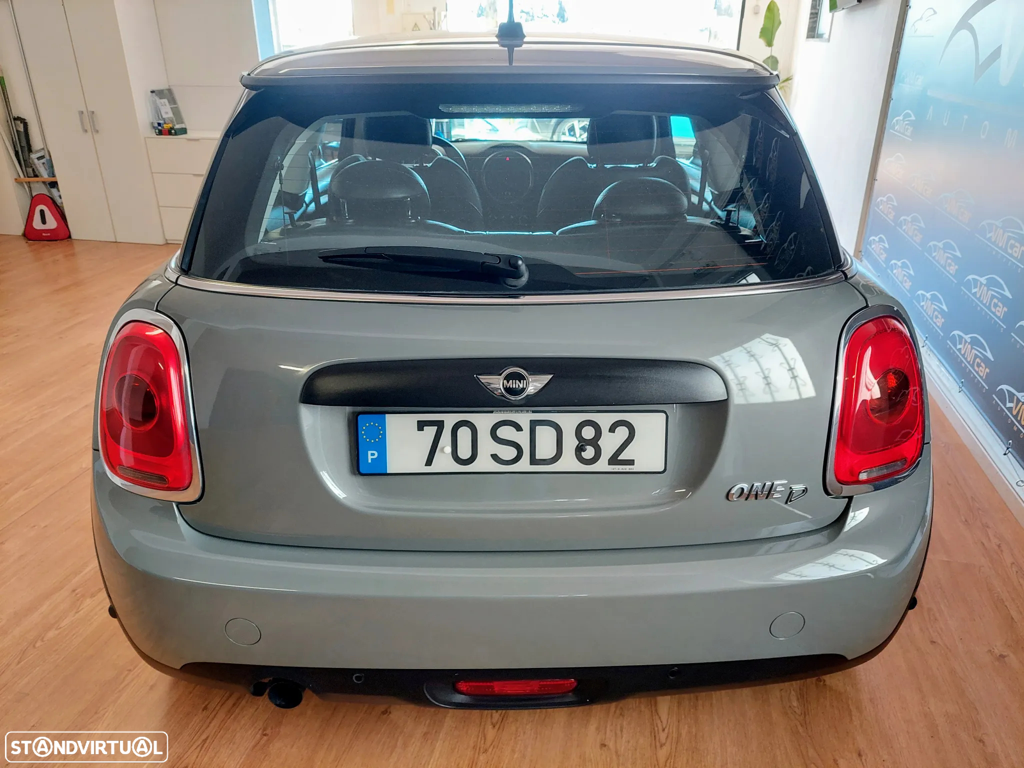 MINI 3 Portas One D - 13