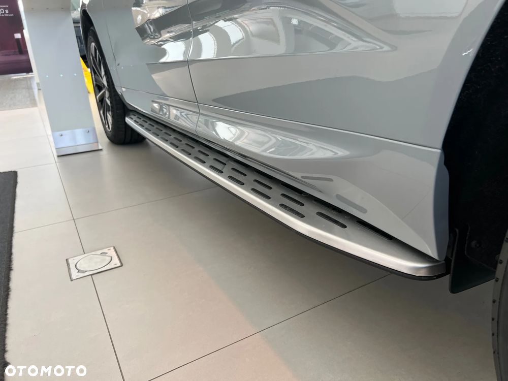 Volvo XC 60 T6 Plug-In Hybrid AWD Ultra Dark - 6