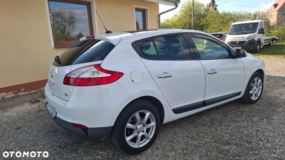 Renault Megane TCe 130 Night and Day - 11