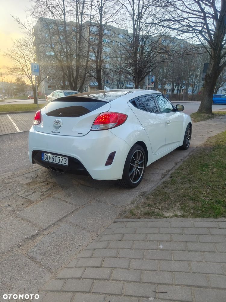Hyundai Veloster 1.6 Style - 4